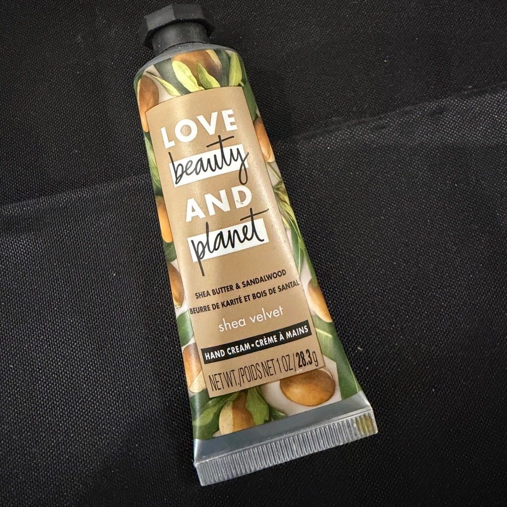 Love Beauty and Planet Shea Velvet Hand Cream Shea Butter & Sandalwood 1oz 28.3g